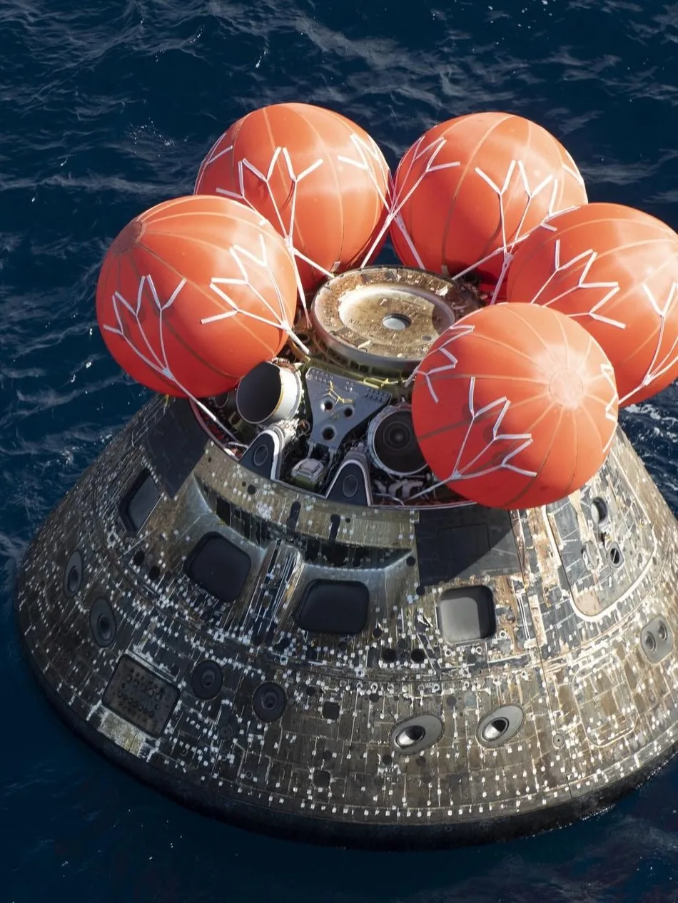 Orion Capsule — Uprighting Bags