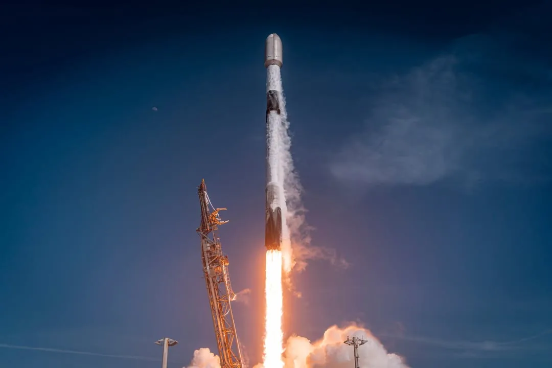 Falcon 9 Liftoff