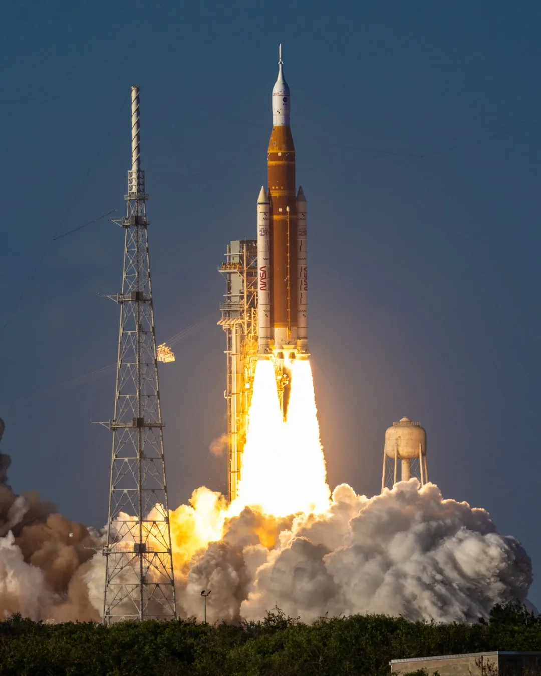 Artemis I SLS Liftoff