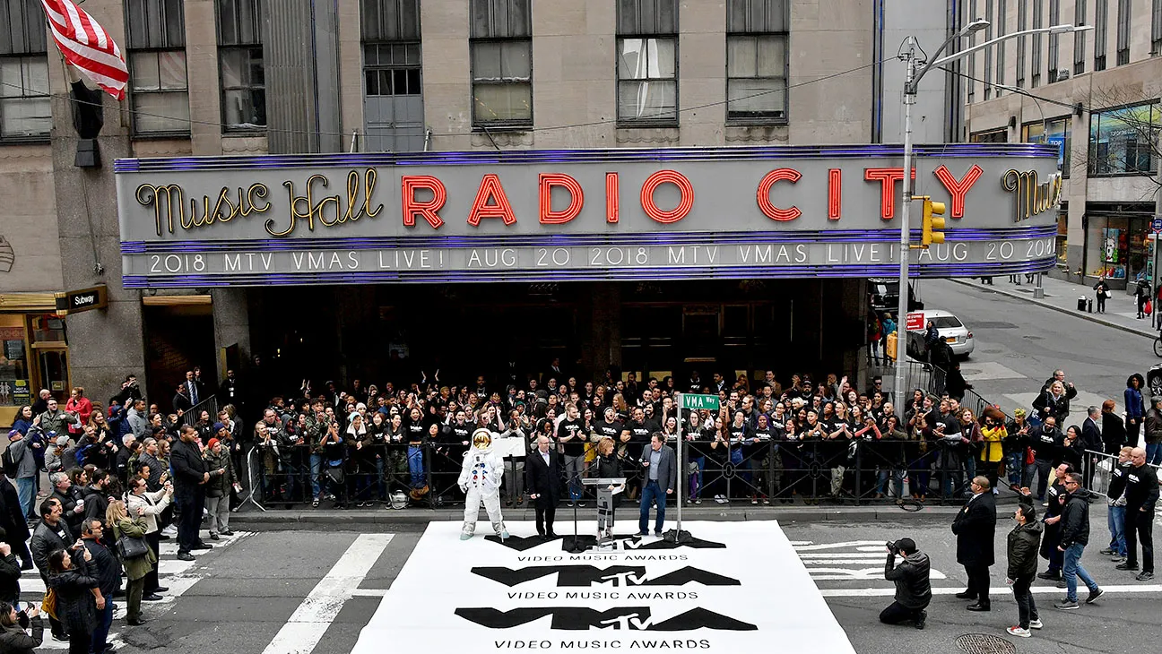 MTV VMAs — Astronaut at Radio City